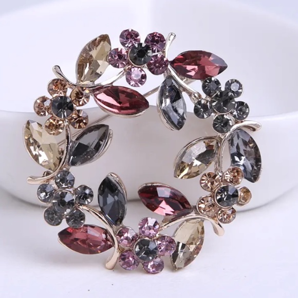 NEW Crystal Brooch Olive Branch Wreath Shape Colorful Rhinestone Costume Jewelry - Picture 2 of 5